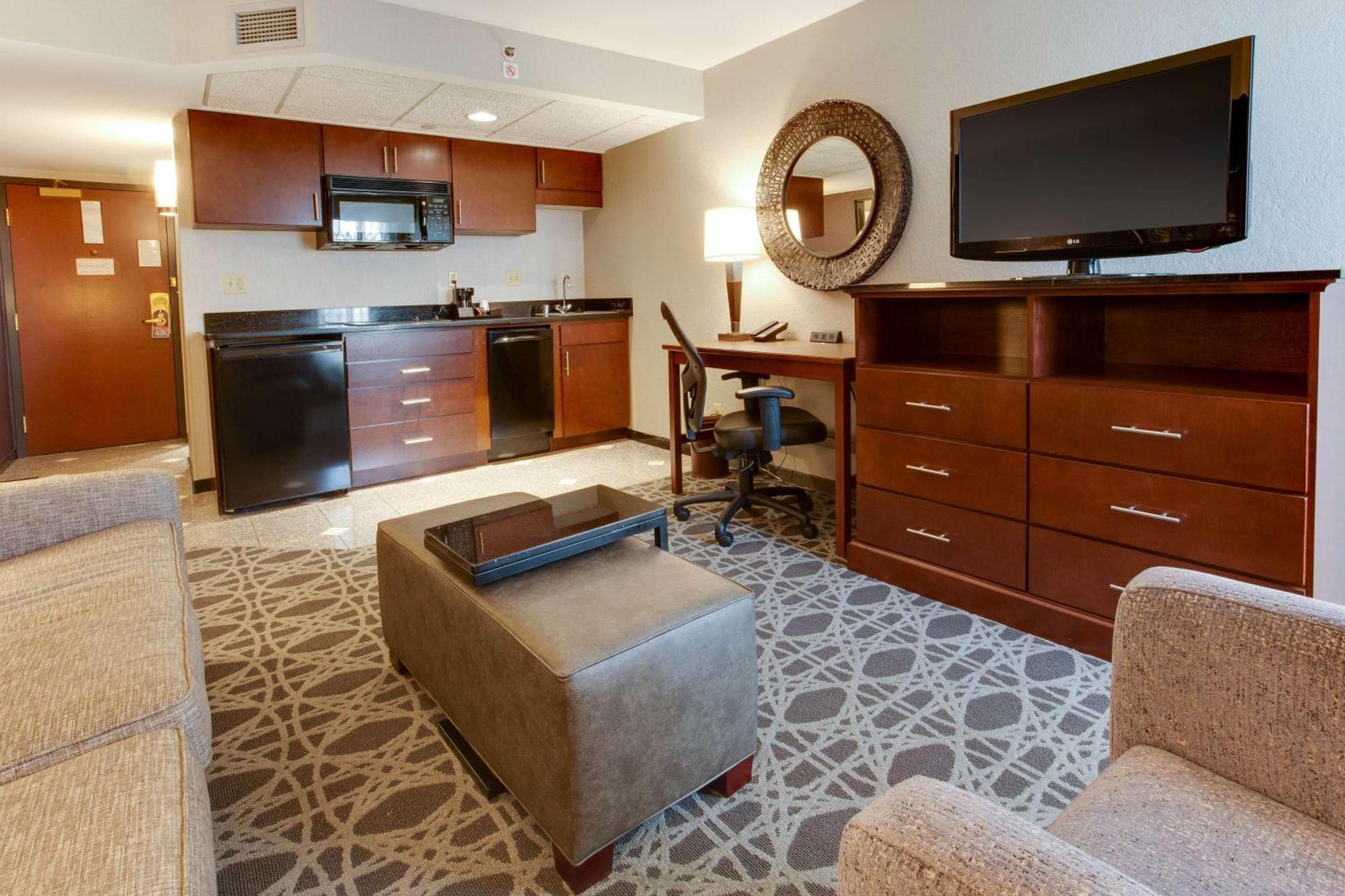 Drury Inn & Suites Louisville East Екстериор снимка