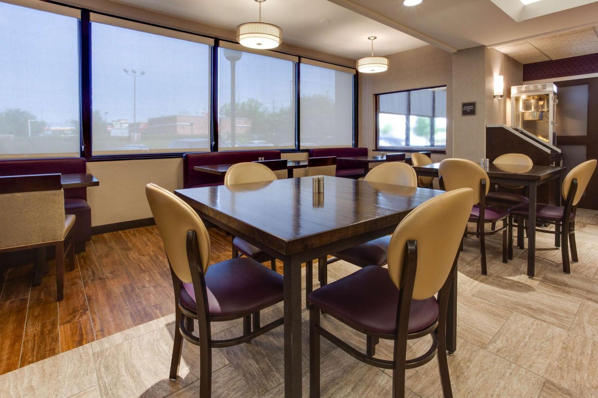 Drury Inn & Suites Louisville East Екстериор снимка