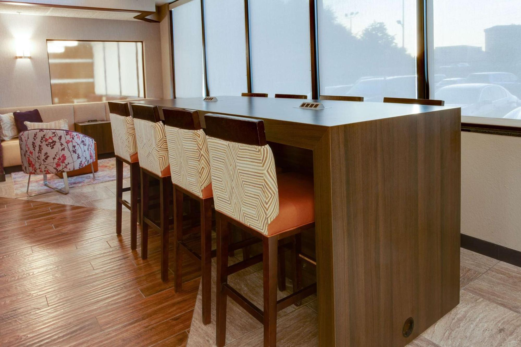 Drury Inn & Suites Louisville East Екстериор снимка