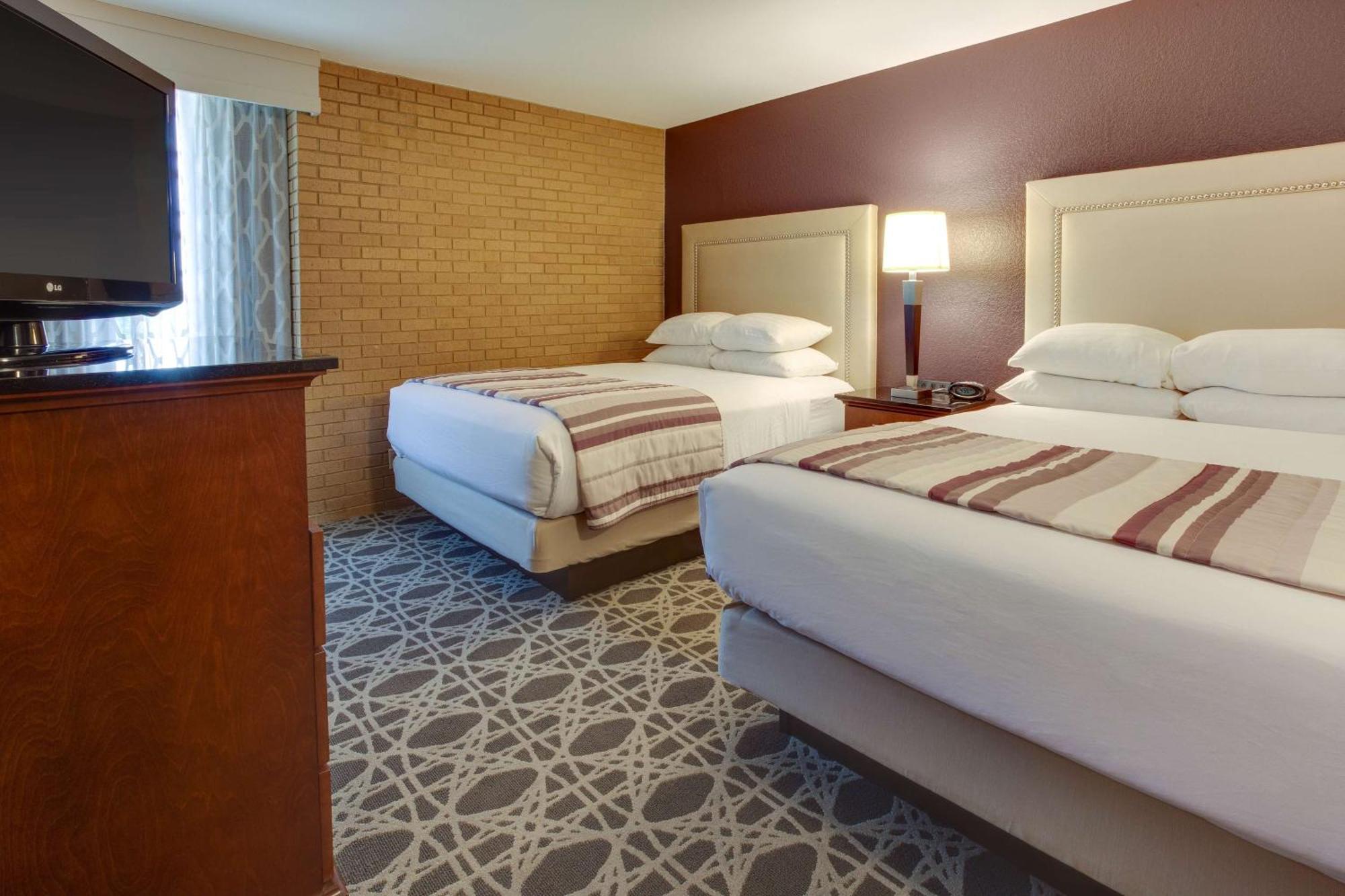 Drury Inn & Suites Louisville East Екстериор снимка