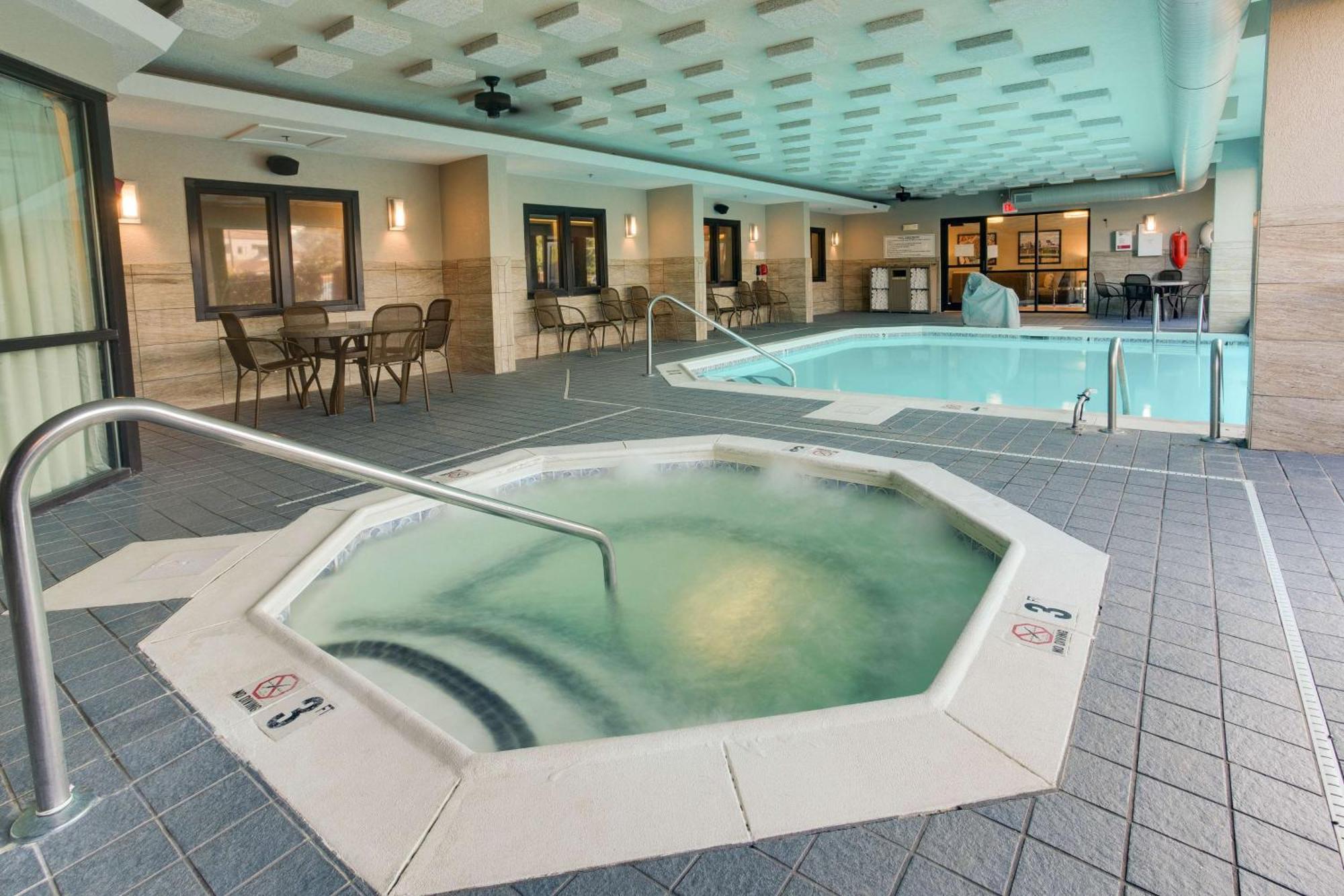 Drury Inn & Suites Louisville East Екстериор снимка