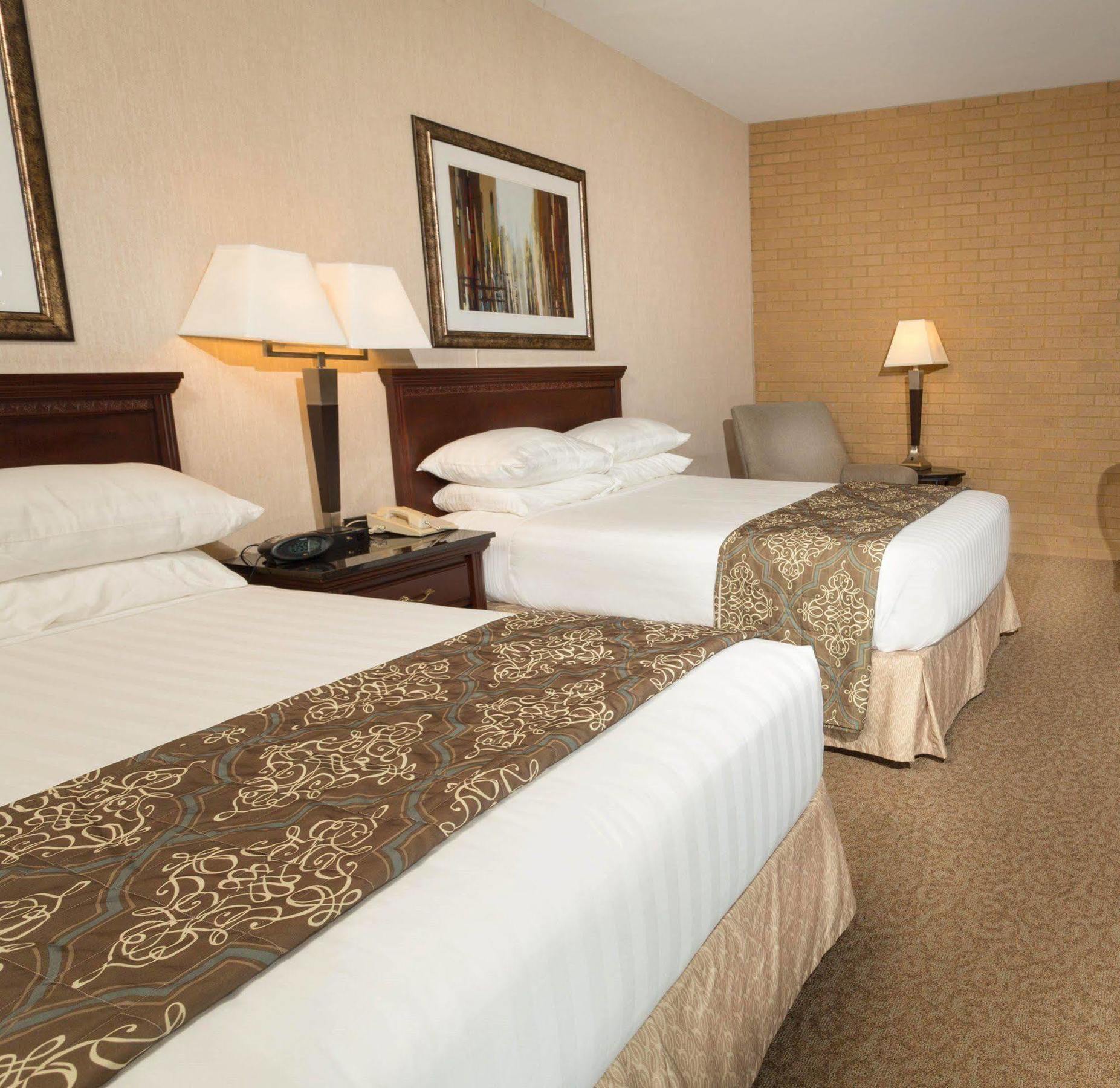 Drury Inn & Suites Louisville East Екстериор снимка